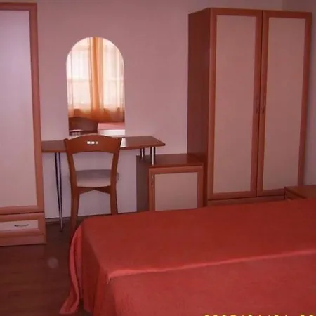 Apartment Family Hotel Megas