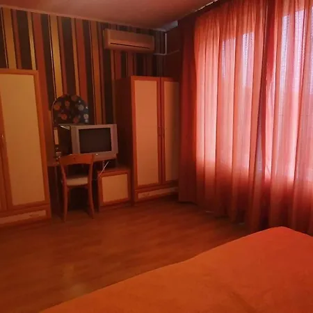 Apartment Family Hotel Megas *