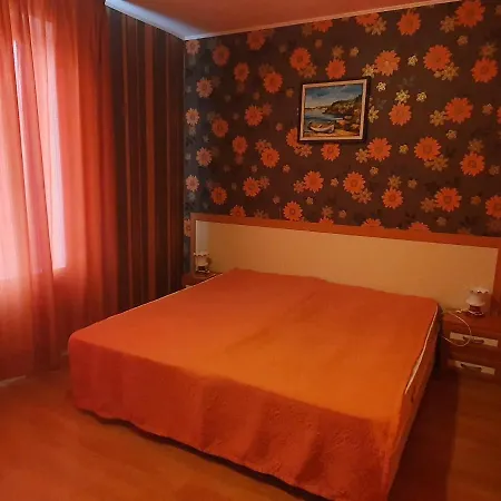 Apartment Family Hotel Megas