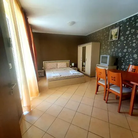 Family Hotel Megas Apartman *