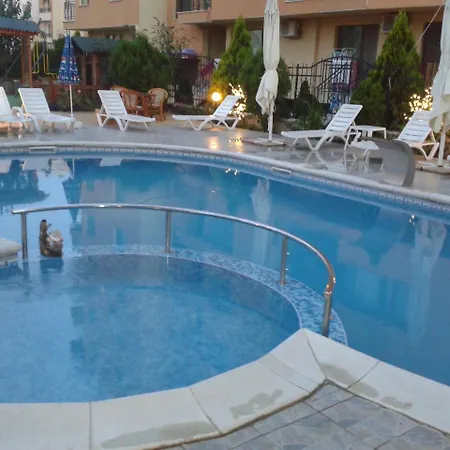 Family Hotel Megas Apartman Napospart